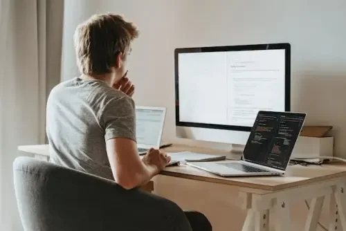 Emplois IA en télétravail en France : métiers, entreprises et réalités du marché