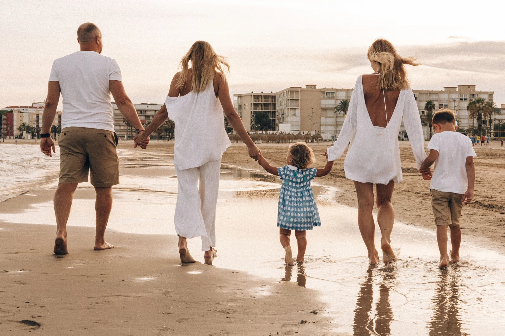 FIFO Relationships in Australia: A Practical Guide for Couples and Families