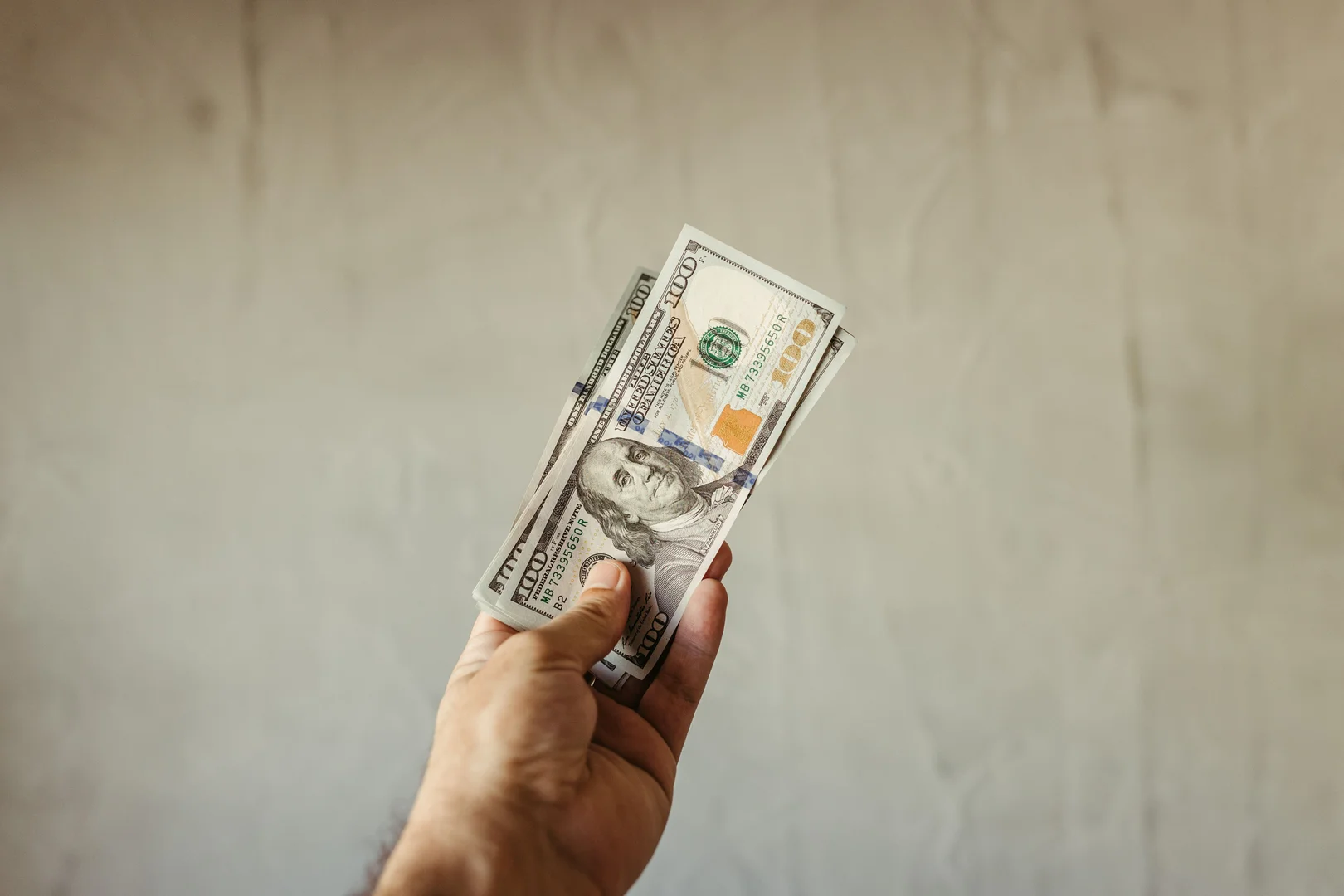 FIFO Salaries Australia (2026): Pay by Role, Roster and Industry