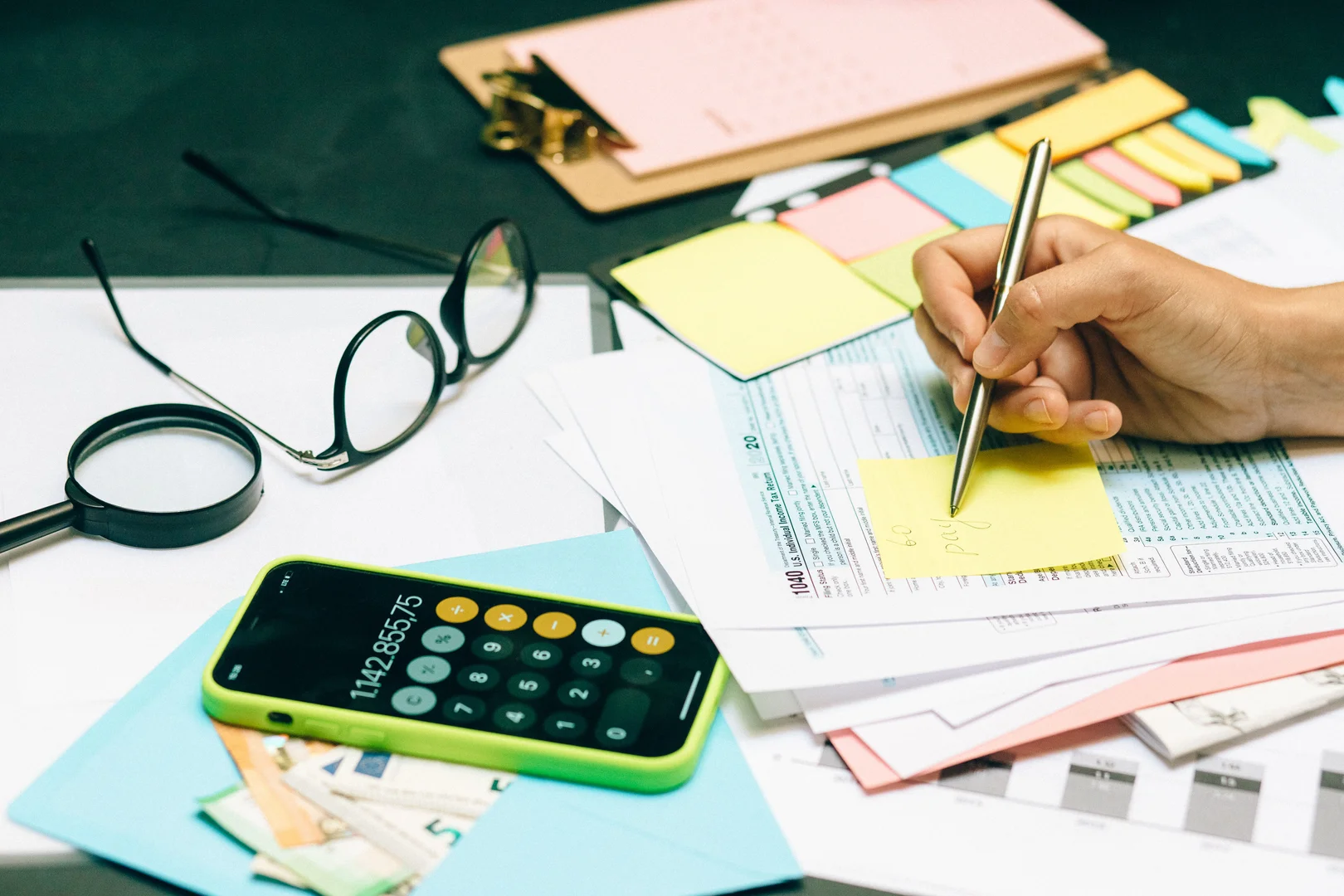 FIFO Tax Deductions Australia: What Workers Can and Can't Claim